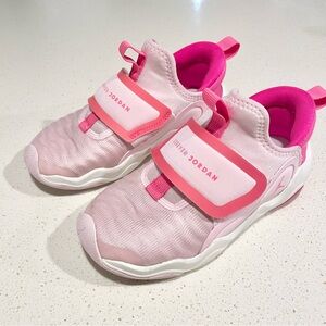 Jordan 23/7 Athletic Sneakers